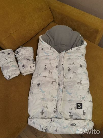 Зимний конверт в коляску и варежки для мамы