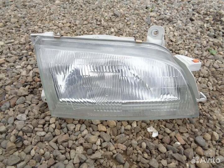 Фара правая Toyota Caldina ST191 3S-FE 1996