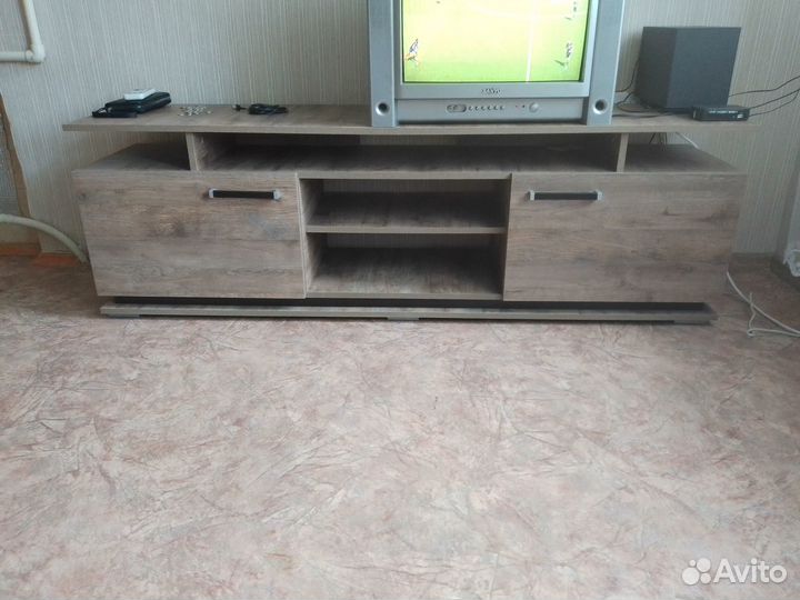 Продам тумбу тв коскад