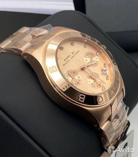 Женские часы Marc Jacobs Blade