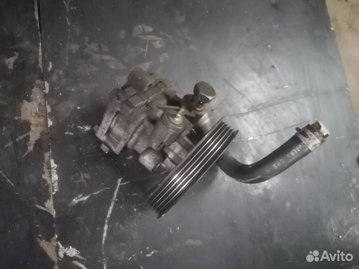 Насос гур Suzuki Grand Vitara Escudo TD52 TD54