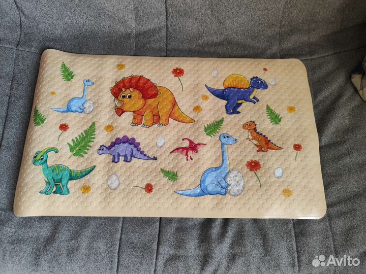 Антискользящий коврик в ванную