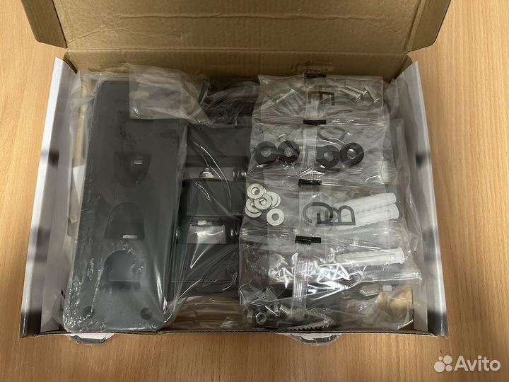 Кронштейн для телевизора наклонно-поворотный новый