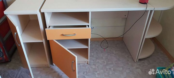 Школьный стол и стул