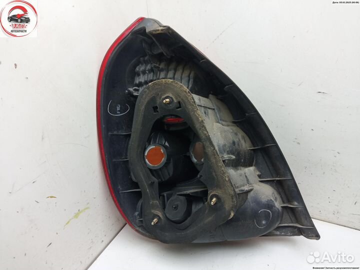 Фонарь задний правый б/у Toyota Corolla (1997-2000)