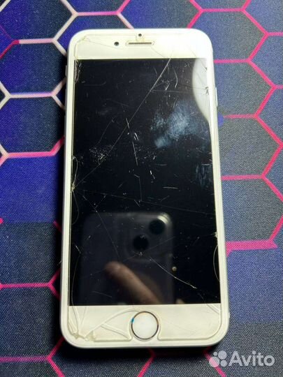 Телефон iPhone 6s