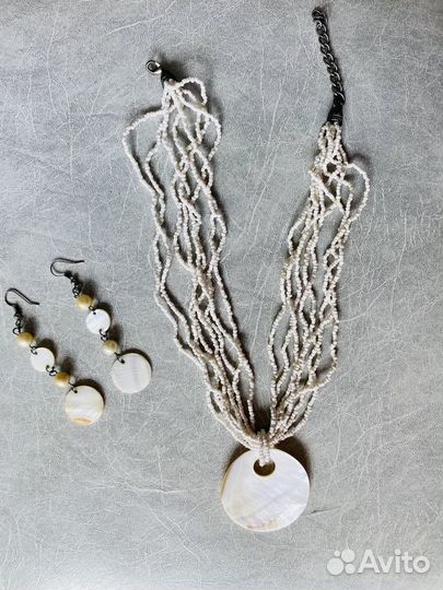 Комплект серьги и бусы