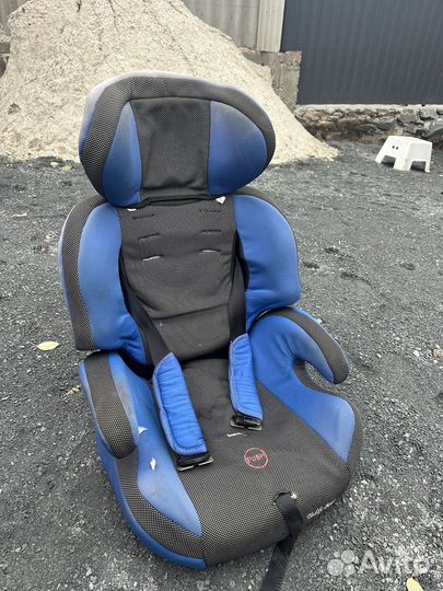 Автомобильное кресло