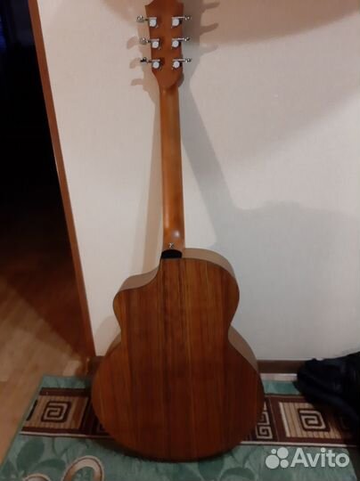Акустическая гитара