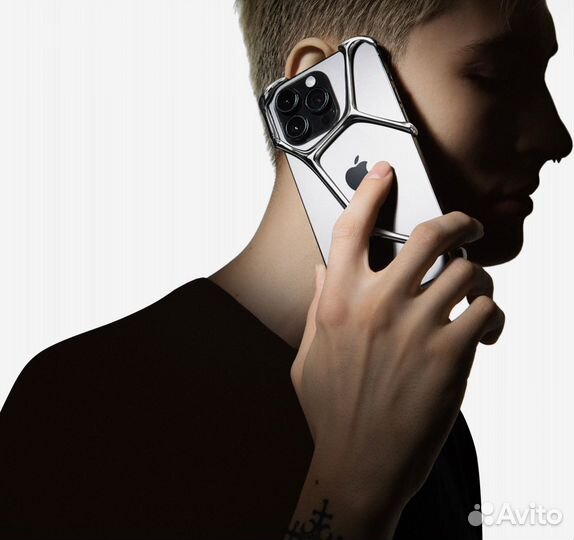 Чехол на iPhone