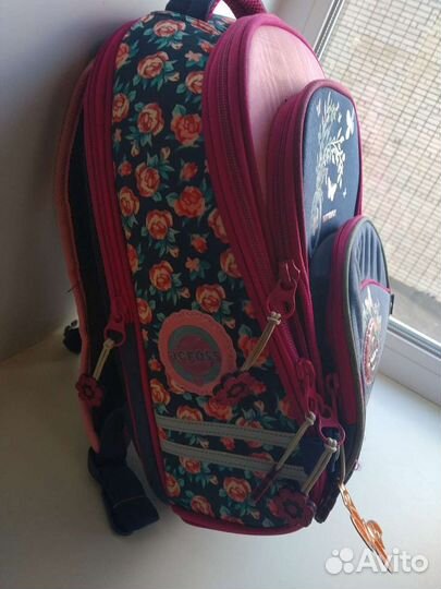 Ортопедический школьный рюкзак для девочки