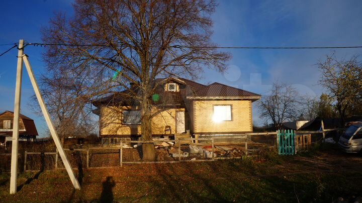 Дом 393 м² на участке 21 сот.