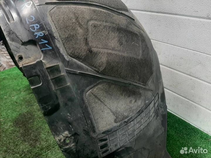Подкрылок передний правый Opel Zafira C 2014