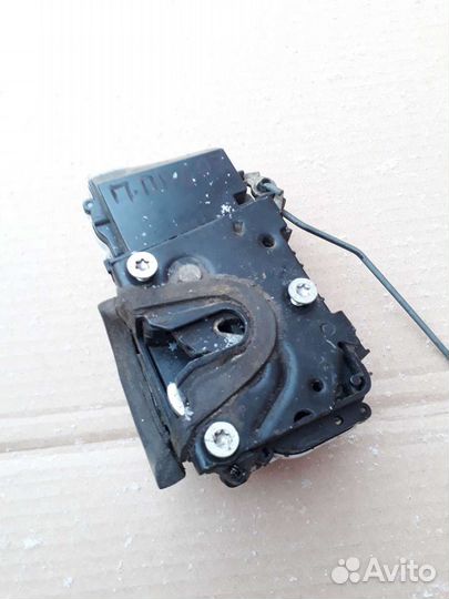 Замок двери передний правый пежо 607