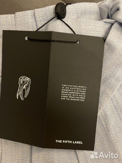 Шорты брендовые с защипами