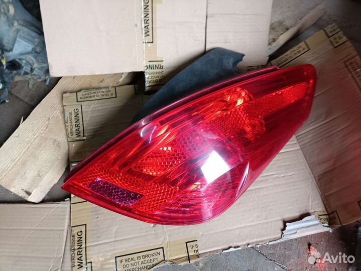 Фонарь Peugeot 308 хетчбэк