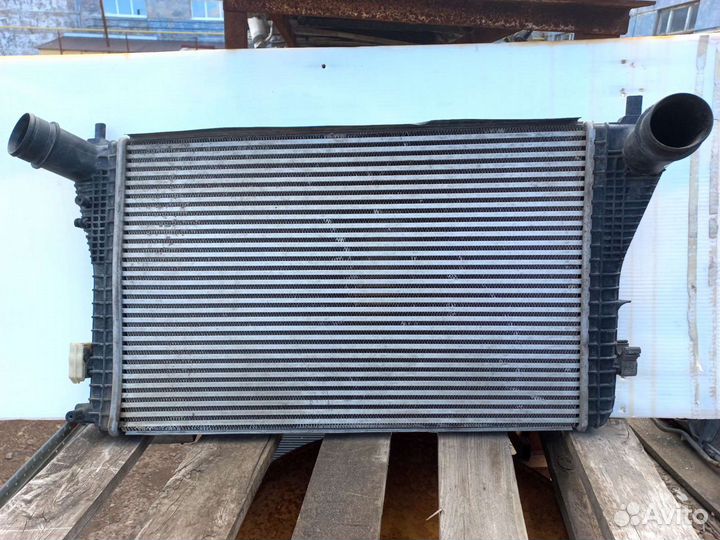 Интеркулер Volkswagen Passat B7