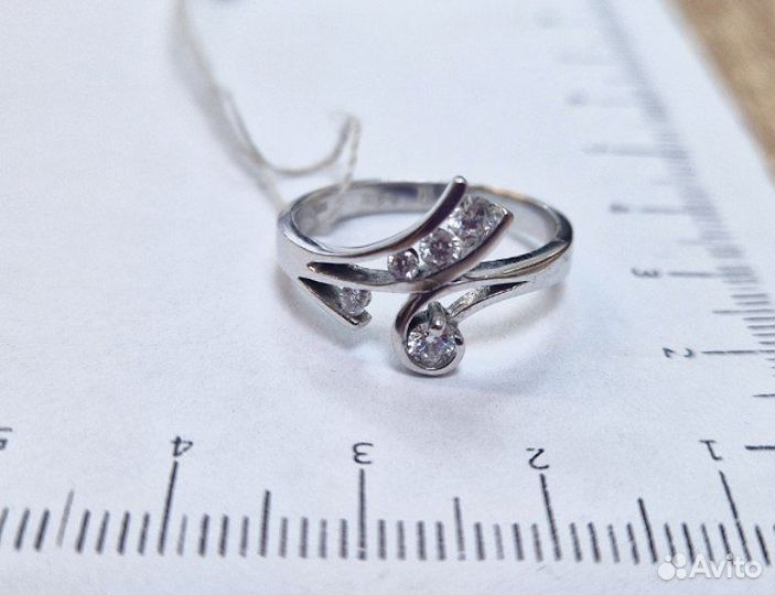 Кольцо с бриллиантами
