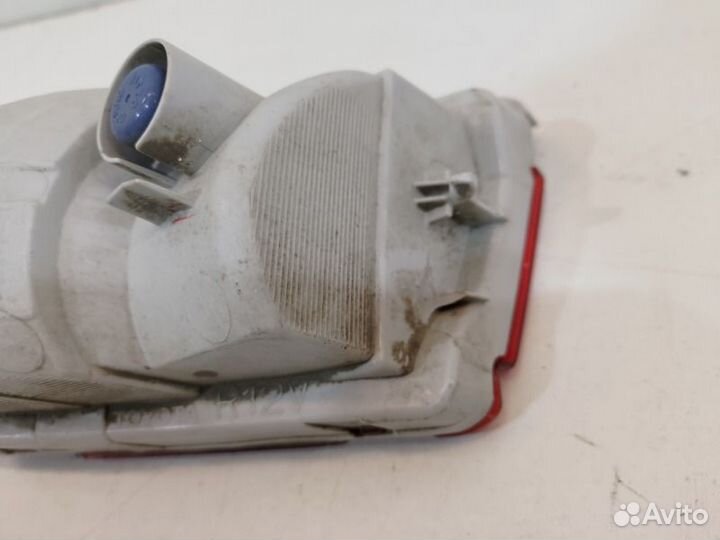 Фонарь противотуманный задний правый Toyota Land