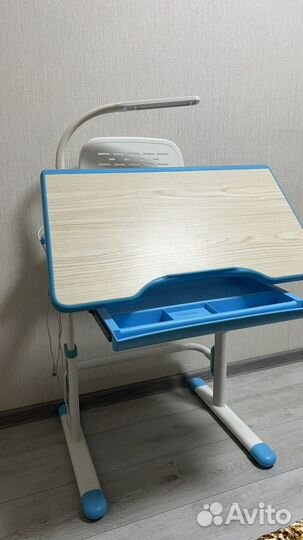 Письменный стол для школьника