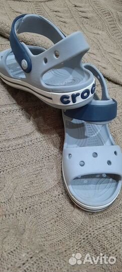 Сандалии crocs j2