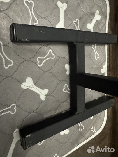 Подставка под миски для собак из металла