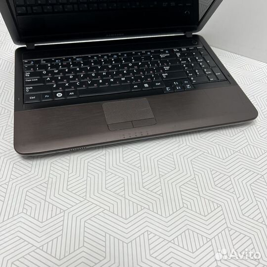 Ноутбук Samsung R540