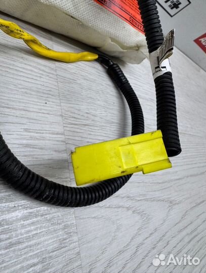 Подушка безопасности в сиденье Mazda 3 BK Z6 2008