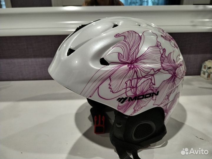 Шлем горнолыжный женский