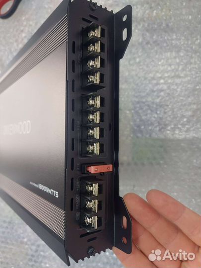 Автомобильный усилитель 4-х канальный