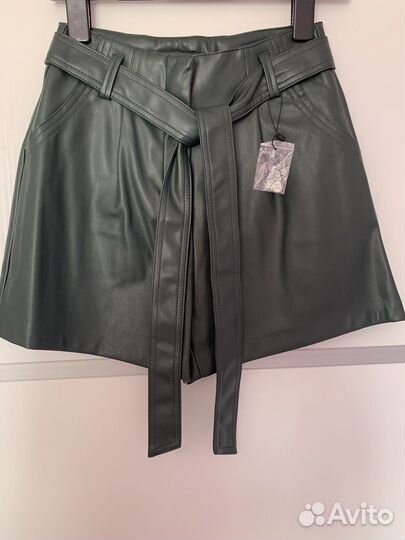 Шорты из экокожи 42 размер