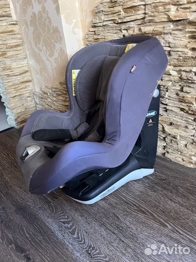 Детское кресло в машину