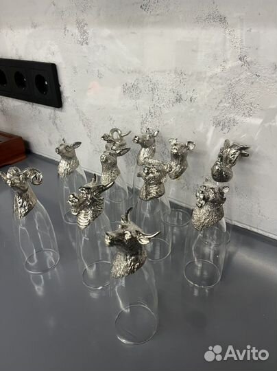 Новый набор бокалов для вина головы знаков года
