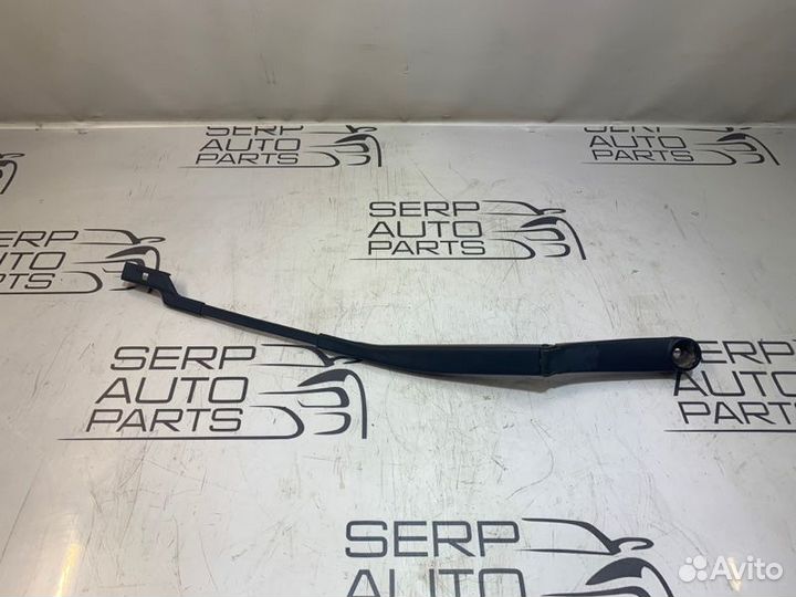 Поводок дворника передний правый Kia Ceed ED купе