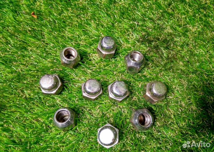 Гайка болт шпилька колесная Nissan