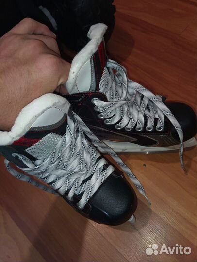 Хоккейные коньки bauer