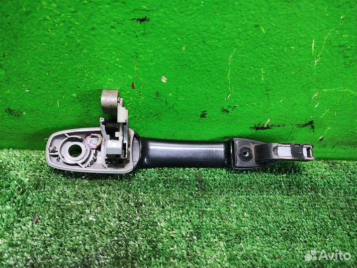 Ручка наружная двери передней левой Mazda 3 (BK)