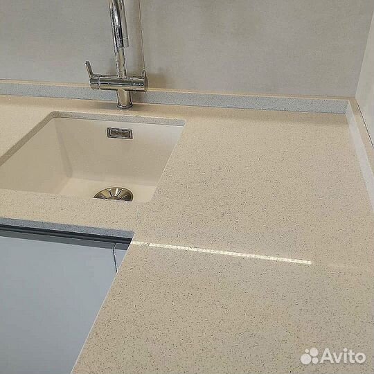 Кухня в потолок