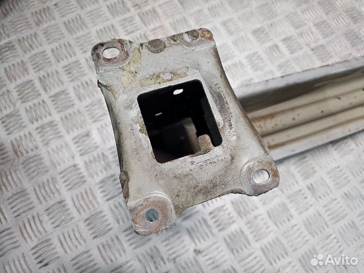 Усилитель заднего бампера Skoda Octavia A7