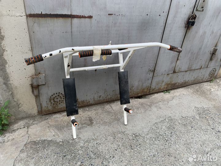 Турник настенный бу