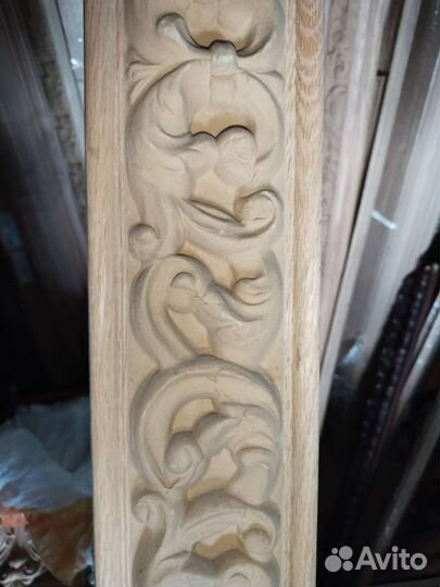 Молдинги из дуба и бука с растительным орнаментом