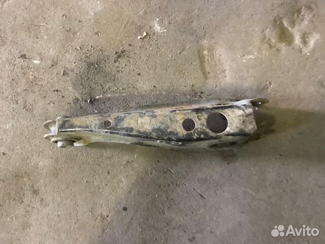 Рычаг поперечный задний нижний Ниссан Тиана 31