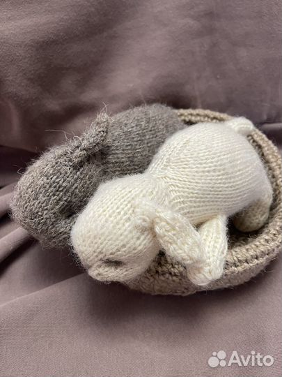 Спящий кролик(зайчик).Вязаная игрушка
