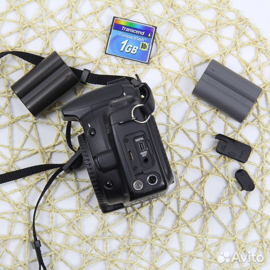 Зеркальный фотоаппарат Canon EOS 20D Body