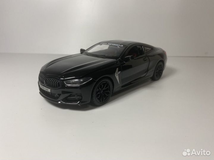 Металлические машинки BMW M8 44T 1:24
