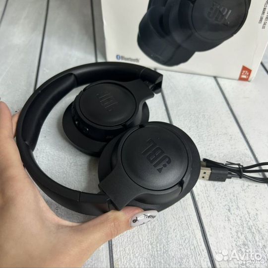 Беспроводные наушники JBL tune 700bt