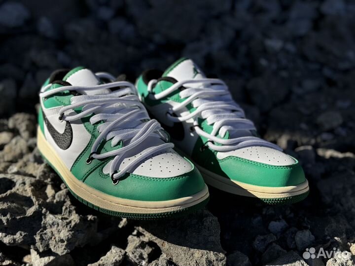 Кроссовки Nike Air Jordan 1 Leather White/Green