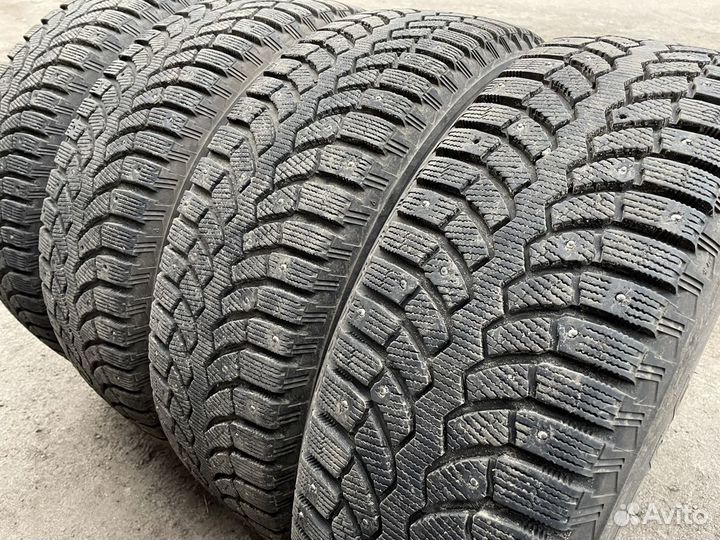 Bridgestone Blizzak Spike-01 235/65 R17