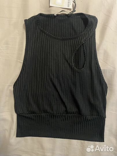 Топ новый Zara с вырезом
