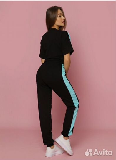 Спортивный костюм женский